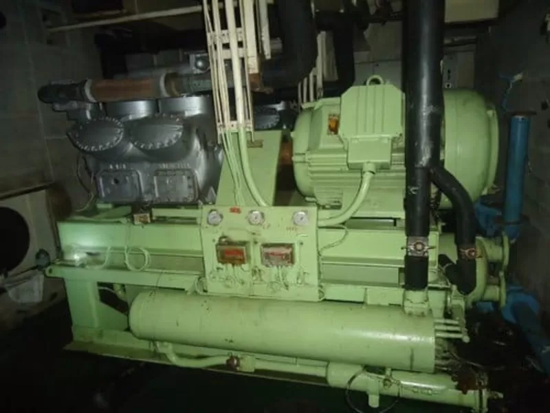 MARINE COMPRESSOR