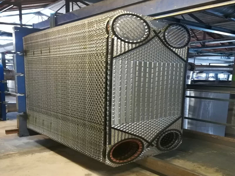 MARINE HEAT EXCHANGER AND SPARE